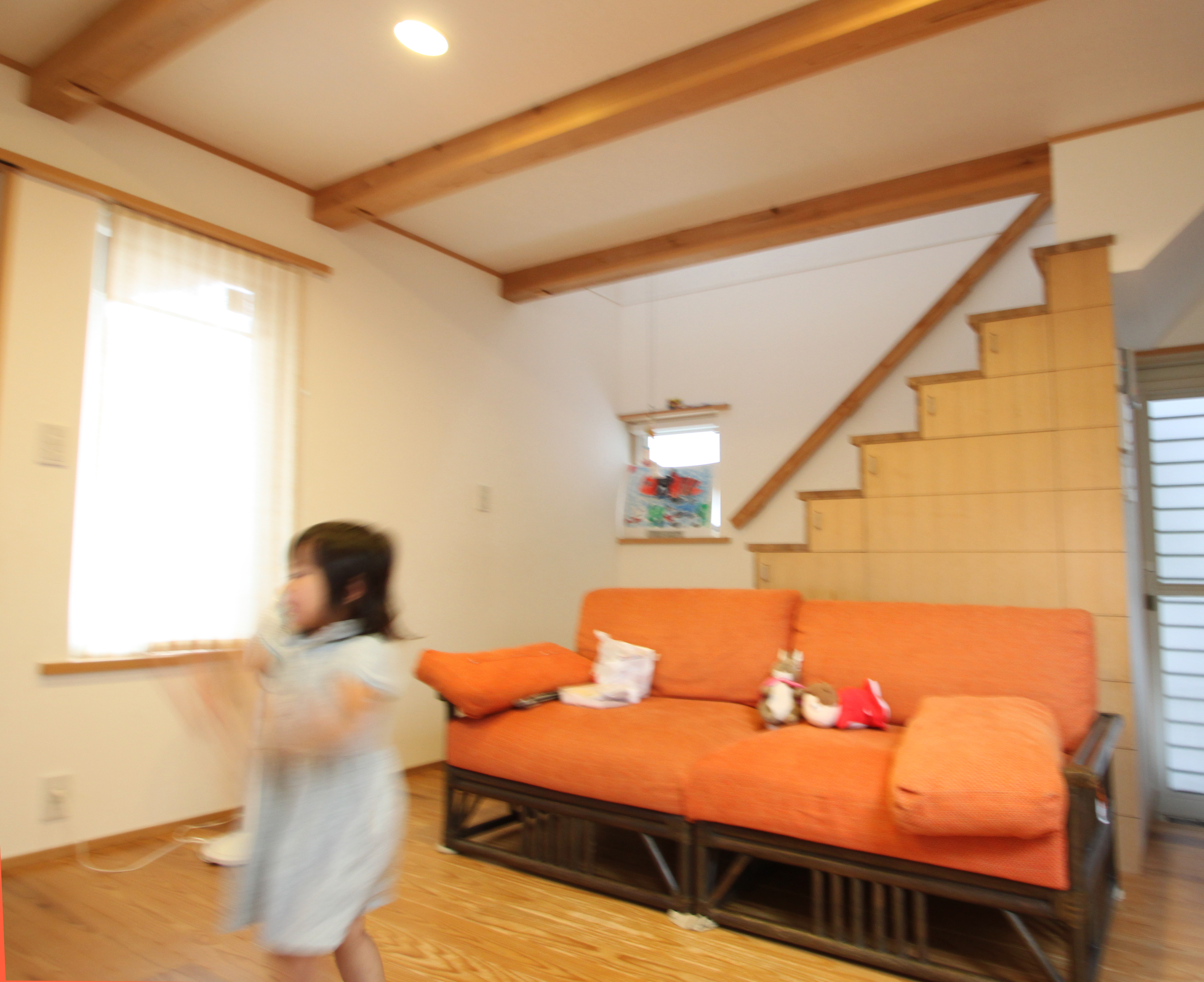 木の家の暮らし階段ｿﾌｧ.JPG