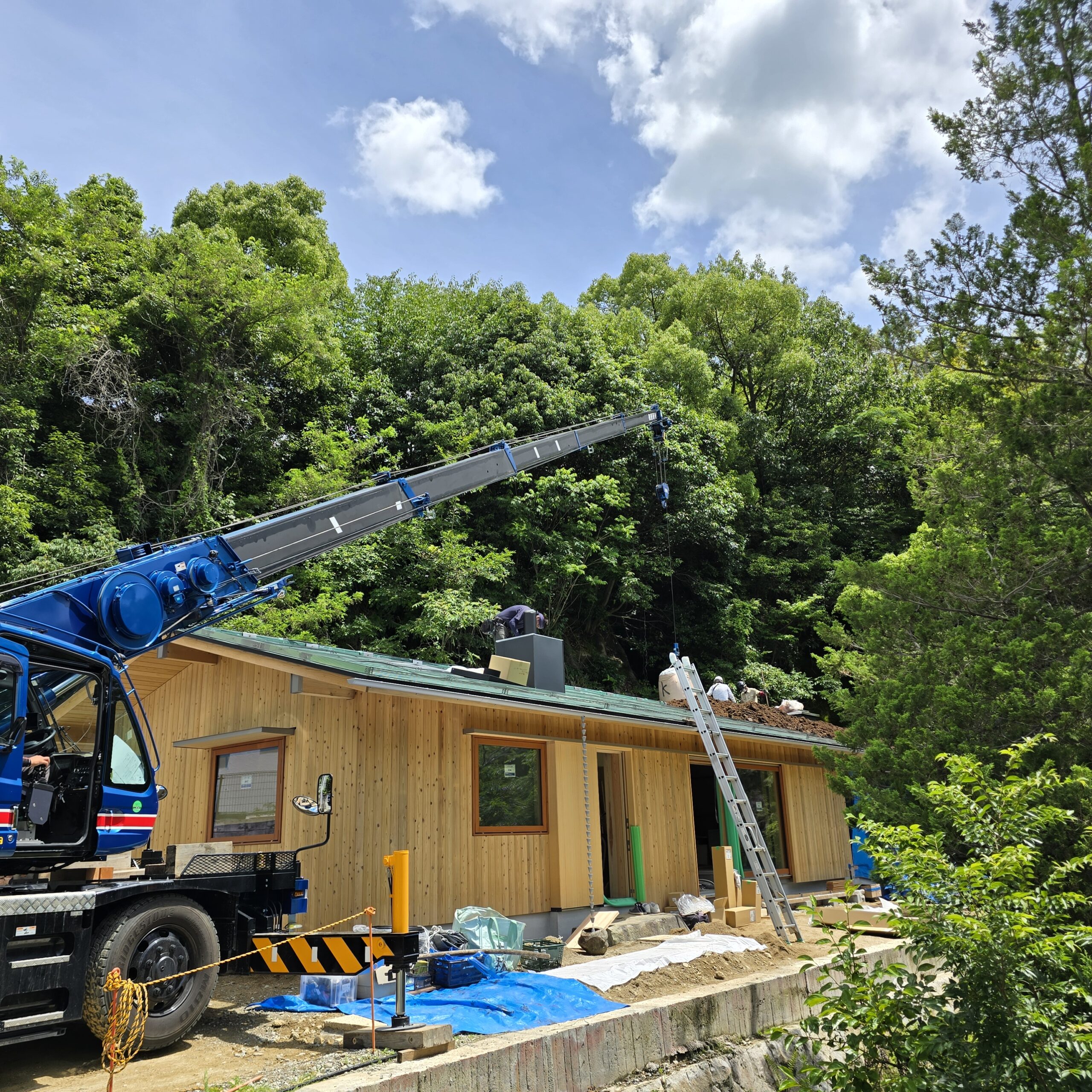 西宮市「ぼたもちの家」草屋根のリアル | シーエッチ建築工房